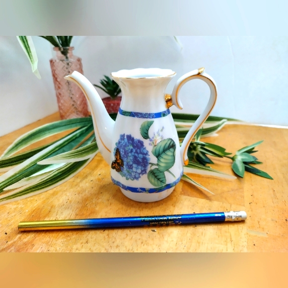 Vintage  mini pitcher hand painted - Picture 7 of 7